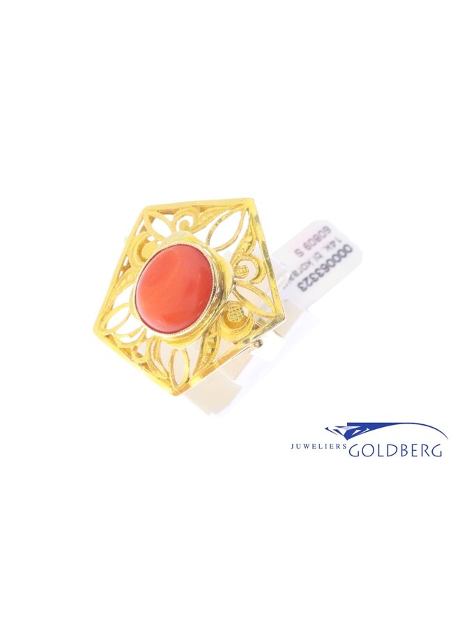 14k Vintage gold ring bloodcoral