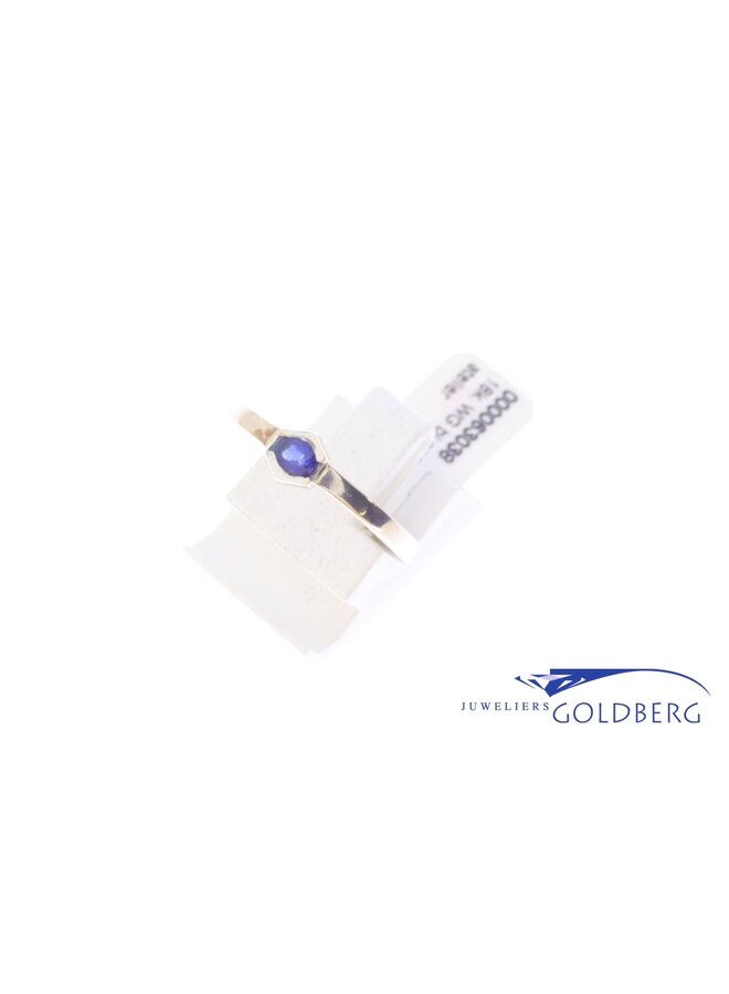 18k gold ring blue sapphire