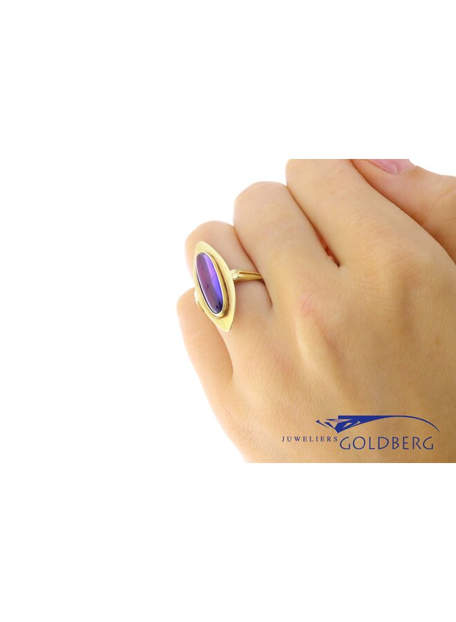 14k gold vintage ring Amethyst in almond shape
