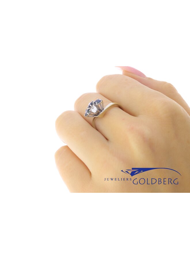 white gold 18k design ring with sapphire and diamond.