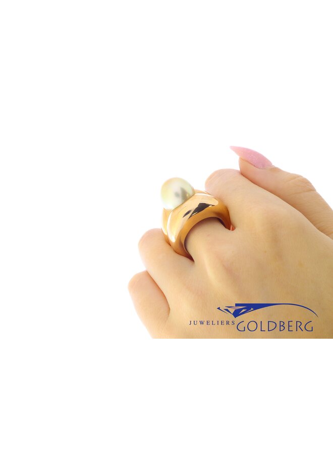 Very heavy rose gold ring with pearl