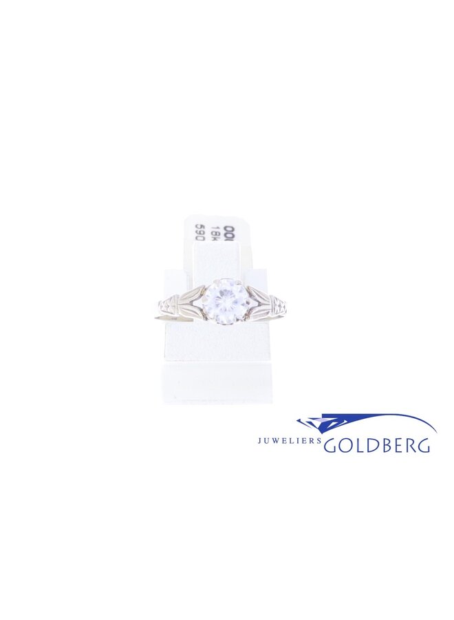 18k white gold solitaire ring with zirconia