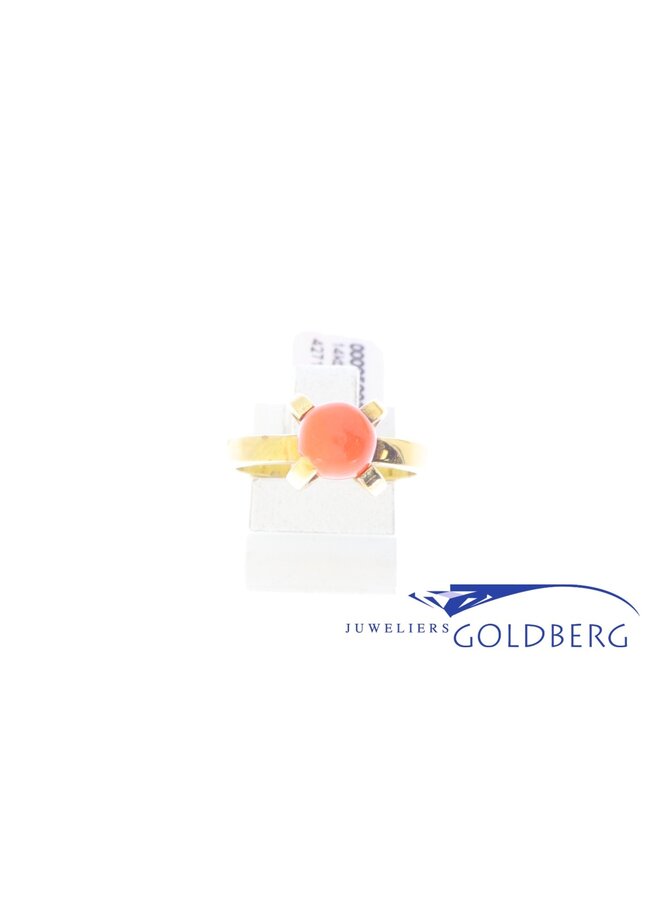 Vintage 14 carat gold solitaire ring with round red coral