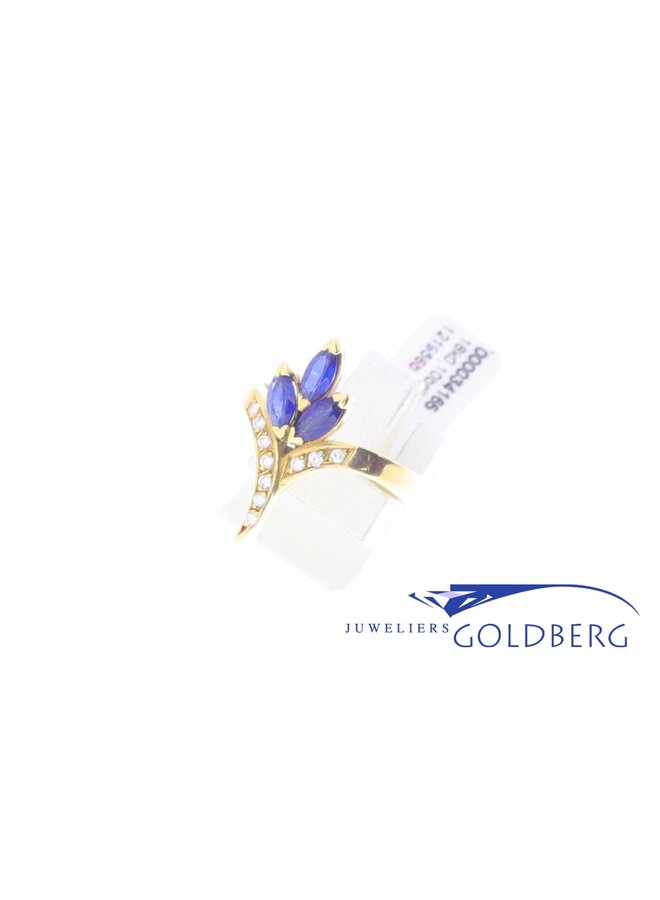 18k gold vintage ring with diamond and sapphire