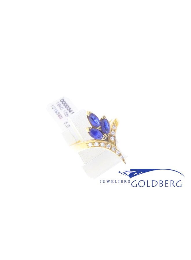 18k gold vintage ring with diamond and sapphire