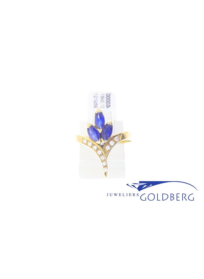 18k gold vintage ring with diamond and sapphire