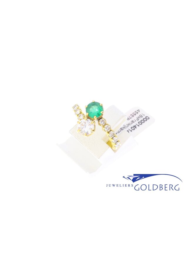 Antieke 18k gouden ring met smaragd, diamant & briljanten