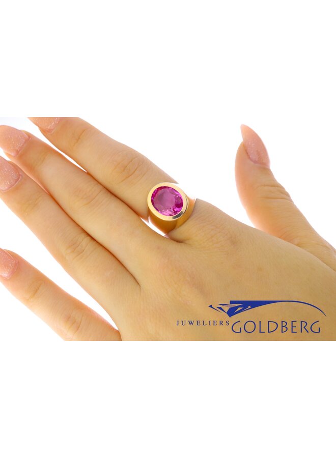 18k signet ring with pink colored stone