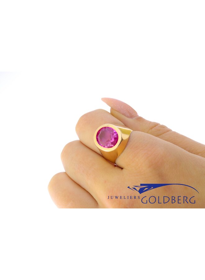 18k signet ring with pink colored stone