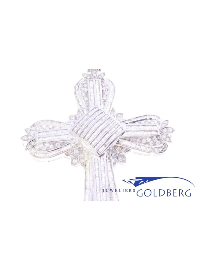 18k witgouden kruis met diamanten