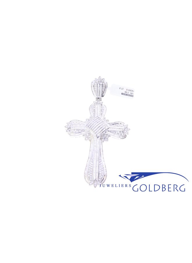 18k white gold cross set with diamonds