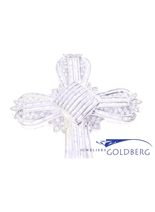 18k white gold cross with diamonds