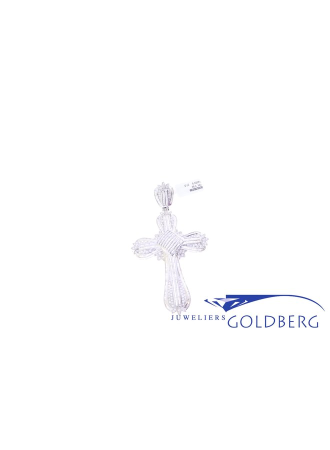 18k white gold cross with diamonds