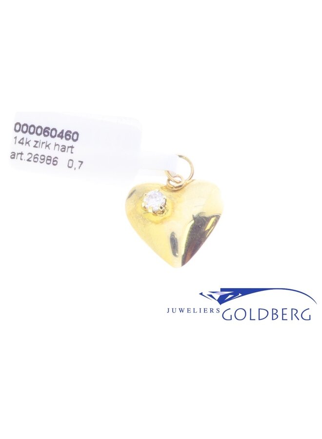 Vintage 14 carat yellow gold heart-shaped pendant with 1 zirconia