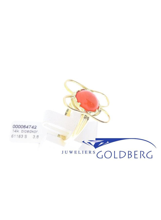 14k gold vintage ring with red coral