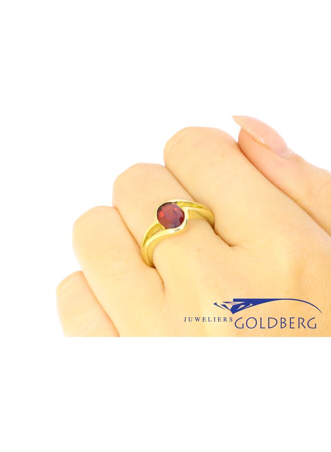 14k gold vintage ring with garnet
