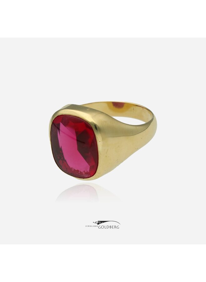 14k gold vintage ring with red stone