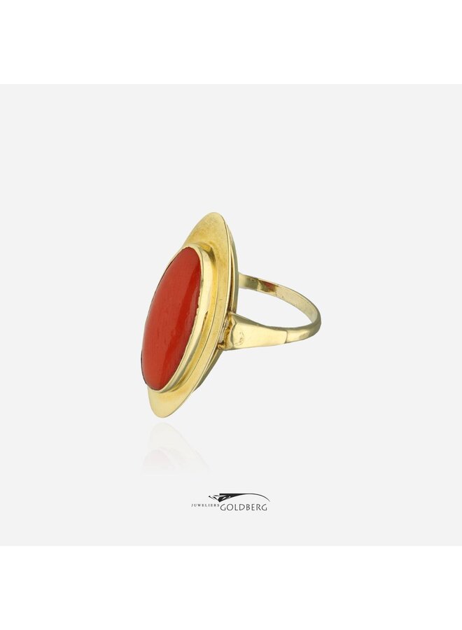 14k gold vintage ring with red coral