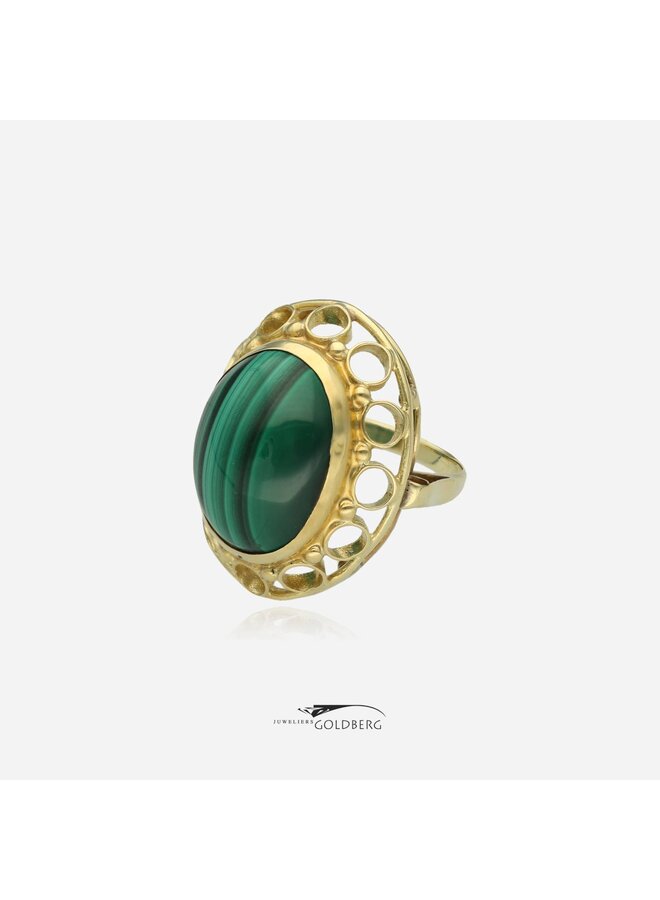 14k gold vintage ring with malachite