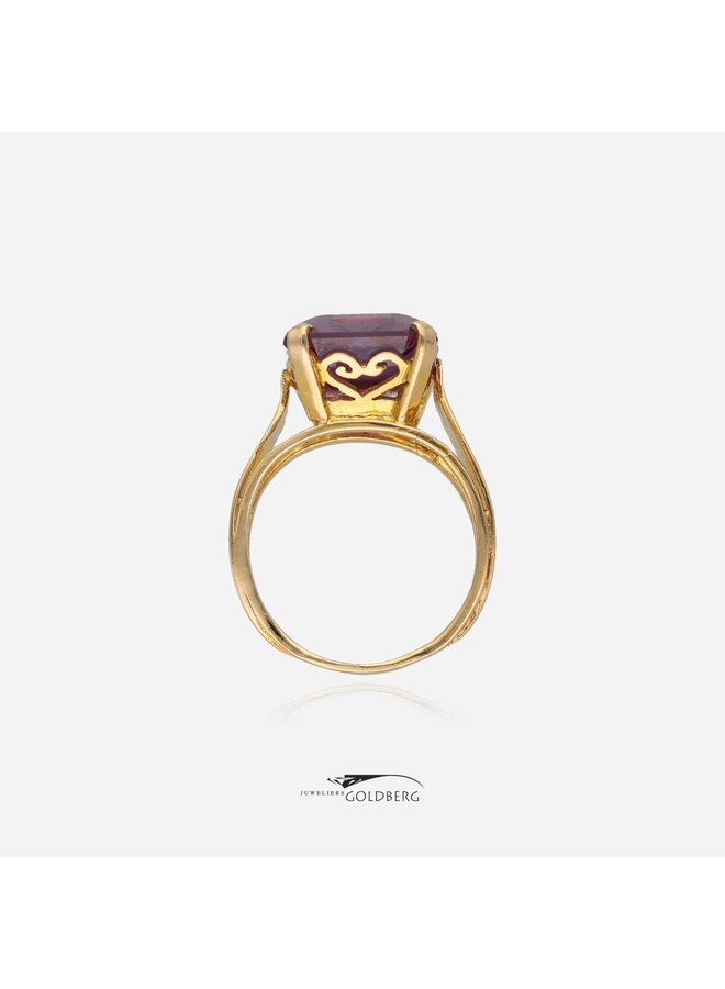 18k gold vintage ring with amethyst
