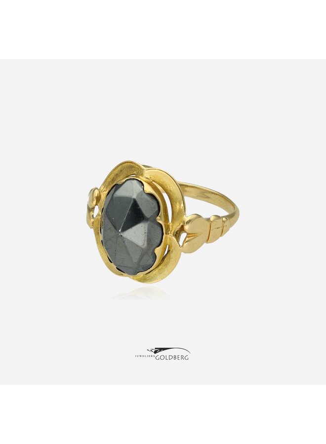 14k gold vintage ring with hematite