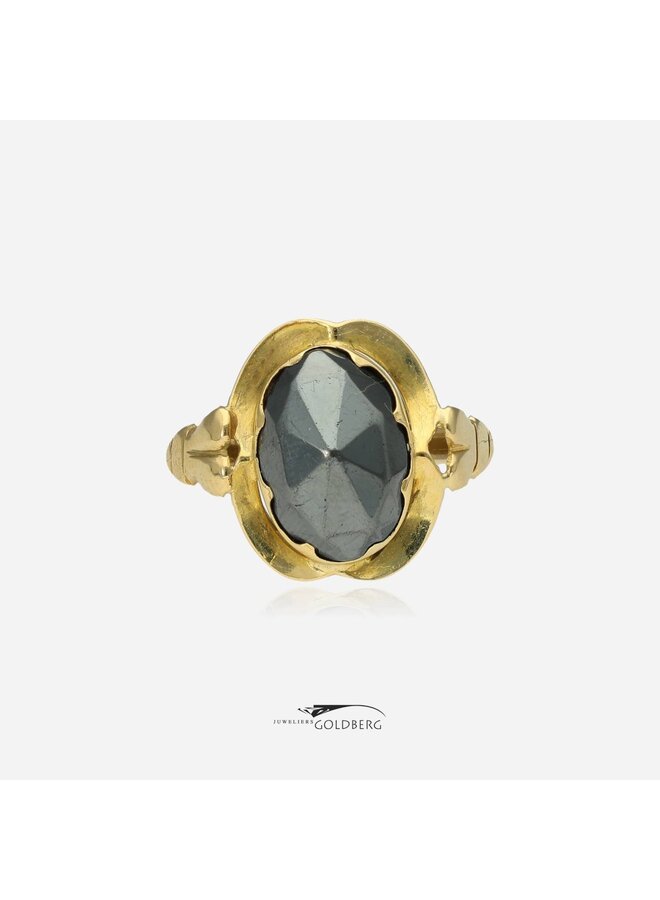 14k gold vintage ring with hematite