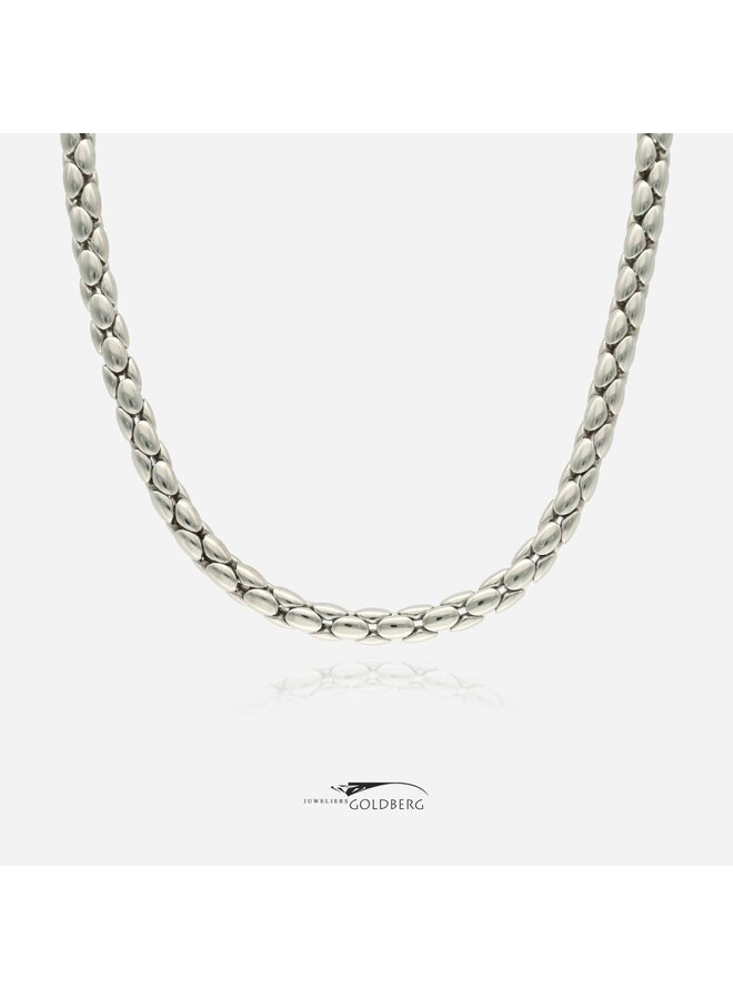 18k gold vintage necklace with diamond