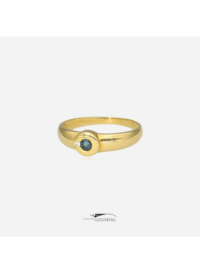 18k gold vintage ring with sapphire & diamond