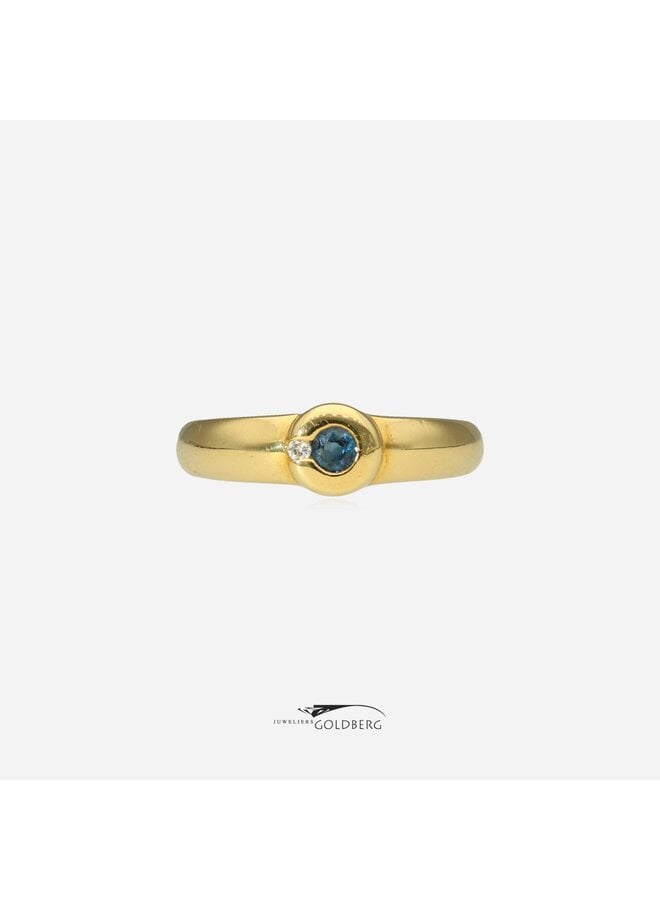 18k gold vintage ring with sapphire & diamond