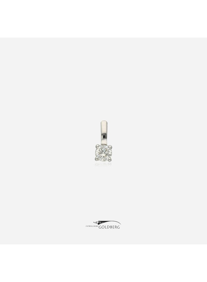 silver pendant with lab-grown diamond