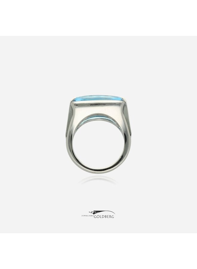 18k white gold vintage Bulgari ring with topaz
