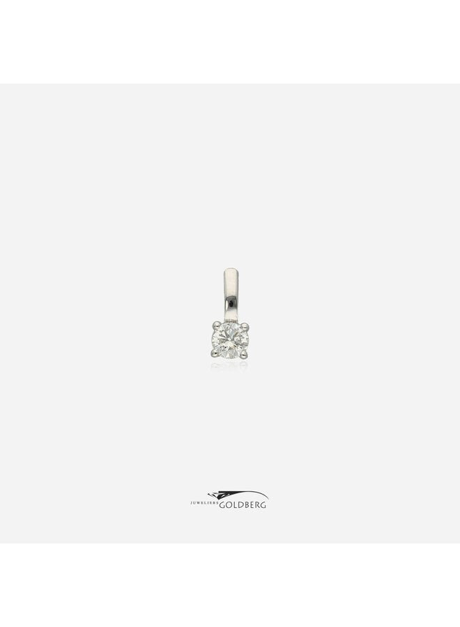 silver pendant with lab-grown diamond