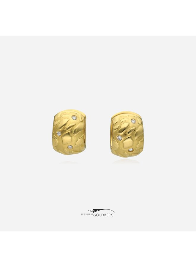 18k geelgouden vintage creolen met diamant (ca. 0.09ct)