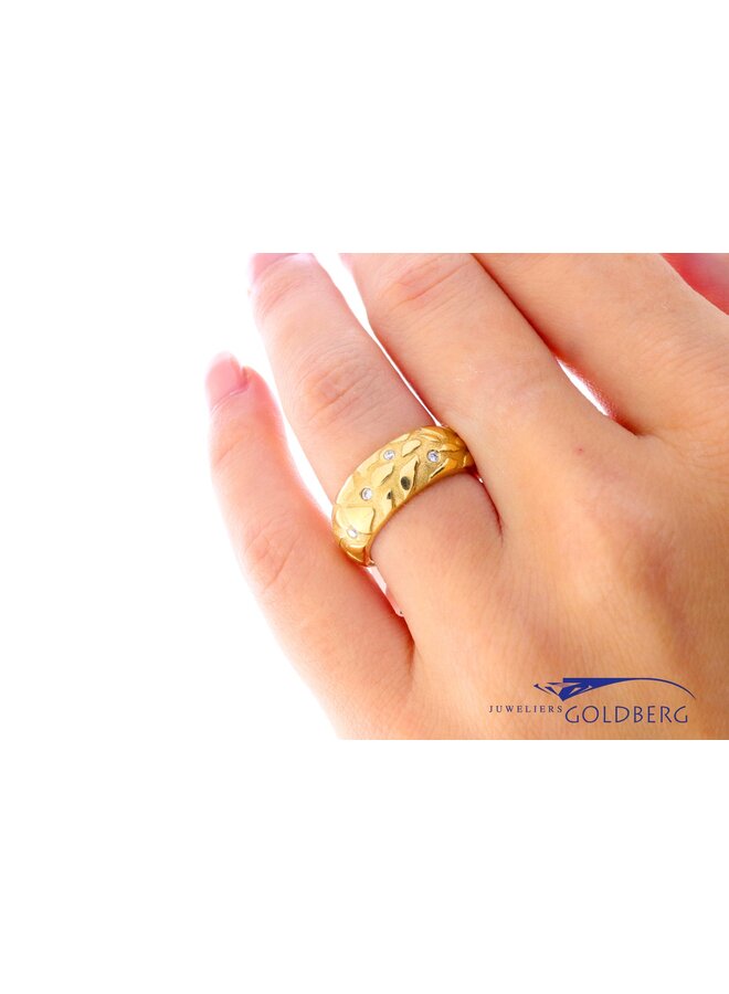 18k yellow gold vintage ring with diamond (approx. 0.075ct)