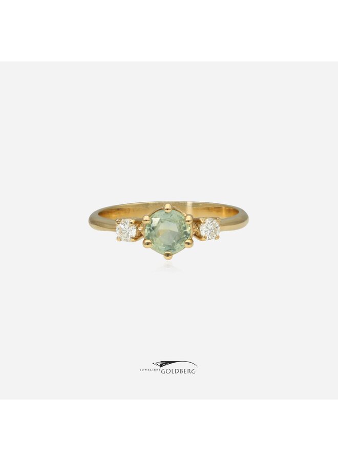 14k gouden ring groene saffier en diamanten (eigen atelier)
