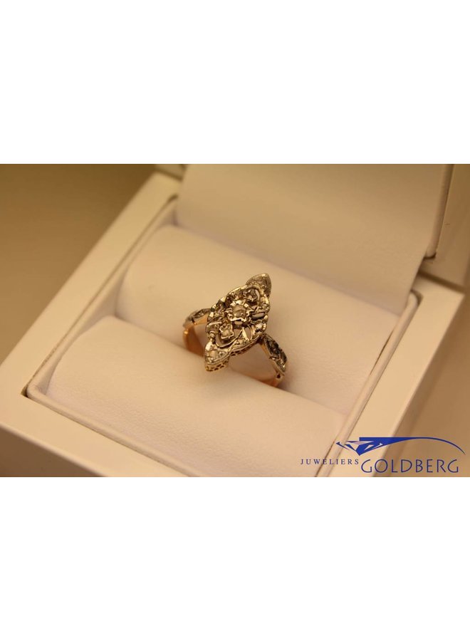 18 carat gold Art Deco ring with diamond