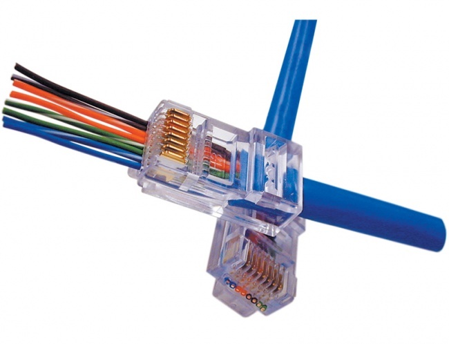 Doorsteek CAT5e Connector RJ45 - UTP 10 stuks voor soepele en kabel - Netwerkkabel.eu