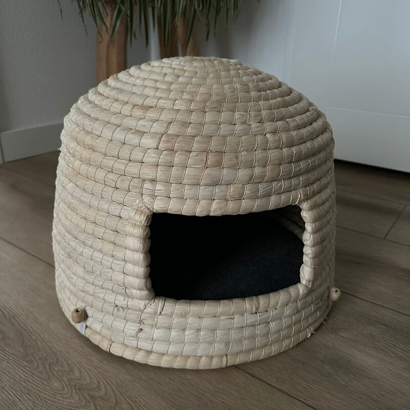 Lucky Kitty Neko Chigura cat basket