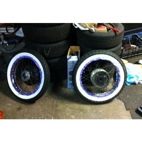 Peinture de pneu à flanc blanc White Tire