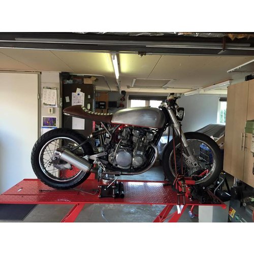 Tuck N' Roll Cafe Racer Seat Bruin 15