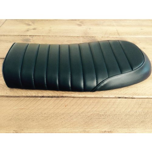 Selle noire Brat Tuck 'N Roll Type 42