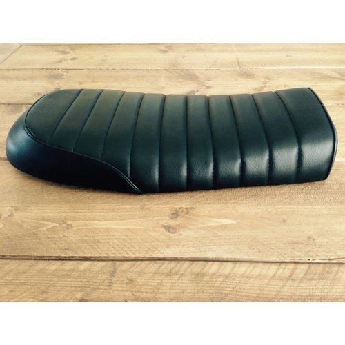 Selle noire Brat Tuck 'N Roll Type 42