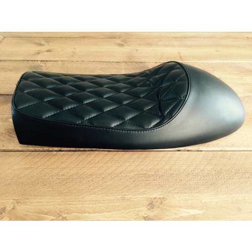Selle noire Café Racer Diamond Stitch 25