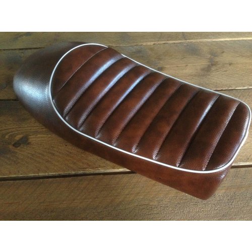 Selle marron & blanche Café Racer Tuck N' Roll 88