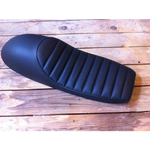 Selle noire Café Racer Tuck 'N Roll 96
