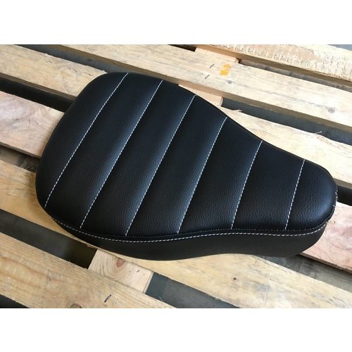 C.Racer Bobber Groß Sitzbank Tuck 'N Roll Black 5