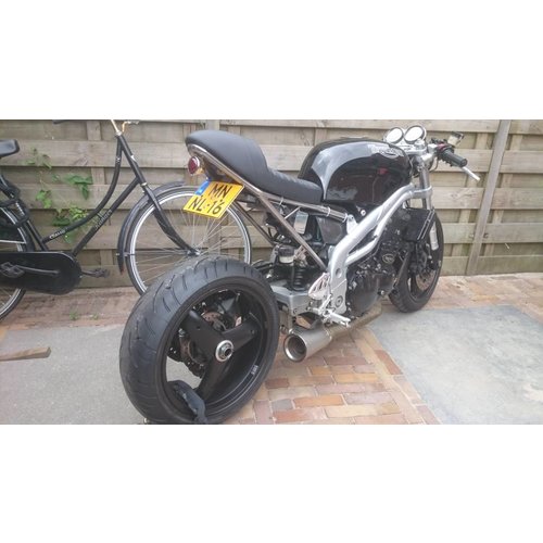 MCU SR400 SR500 Style Cafe Racer Sitzbank Schwarz & Rot