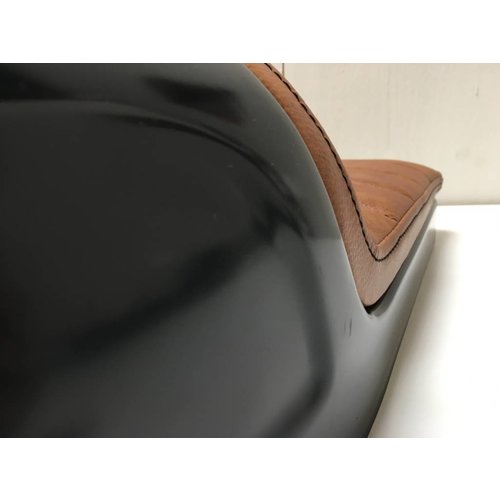 C.Racer Selle brune Café Racer "Imola" Tuck n' Roll 5