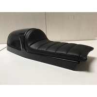 Selle noire Café Racer "Imola" Tuck 'N Roll Type 6