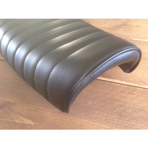 Selle classique noire Brat Tuck 'N Roll 86